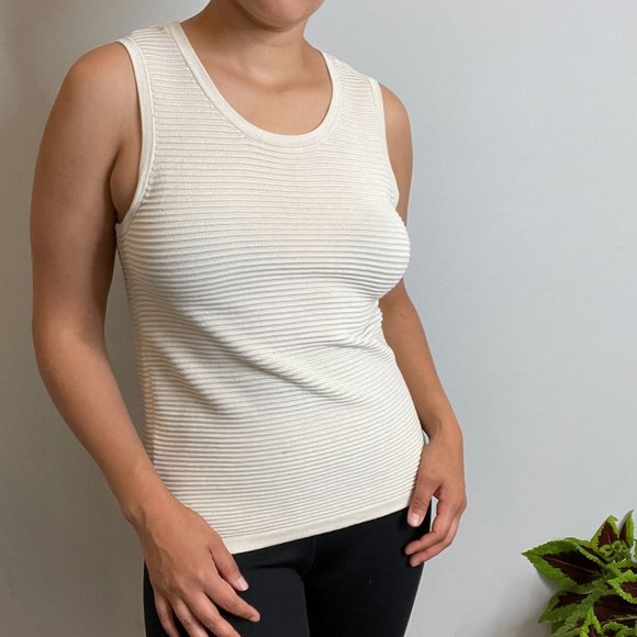 Backdrop Knit Sleeveless Top -M- - Picture 2 of 12